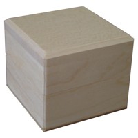 Box for a ring maple