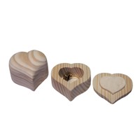Wooden box heart– spruce wood