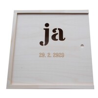 Wooden box for photographs and a USB-Stick with engraving