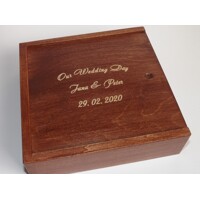 Wooden box for photograps and a USB-Stick with engraving