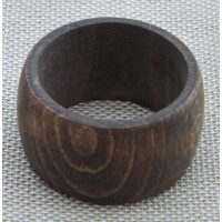 Napkin ring nut tree